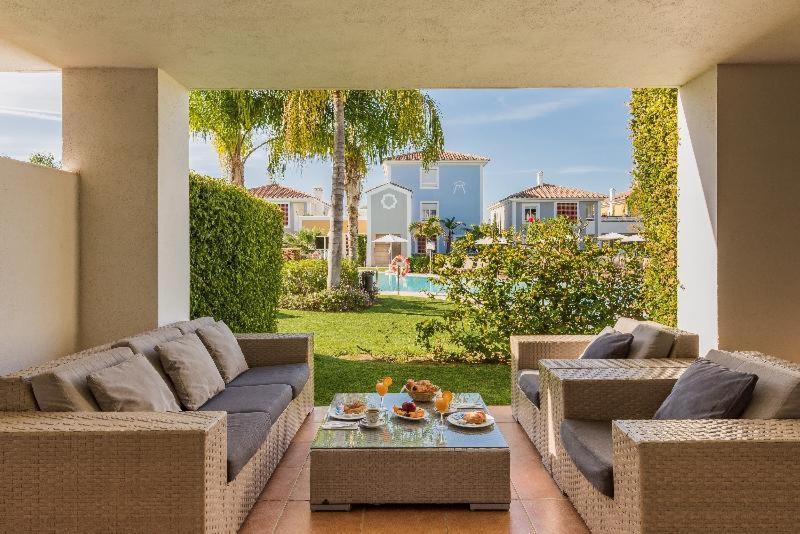 Cortijo Del Mar Resort Естепона Номер фото